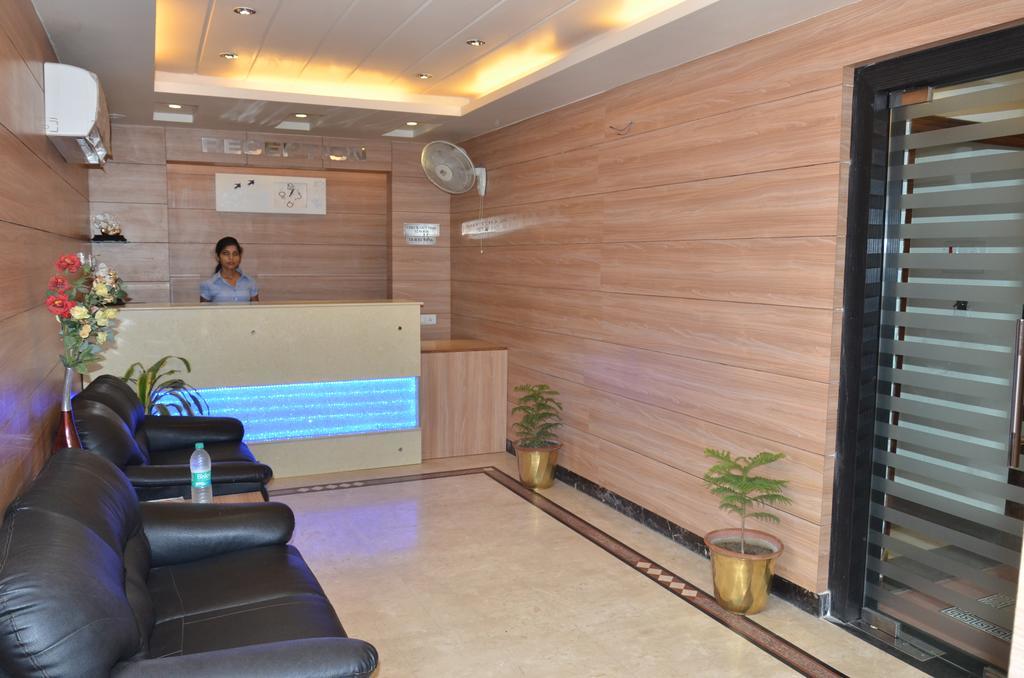 Divine Destination Hotel Varanasi Exterior photo