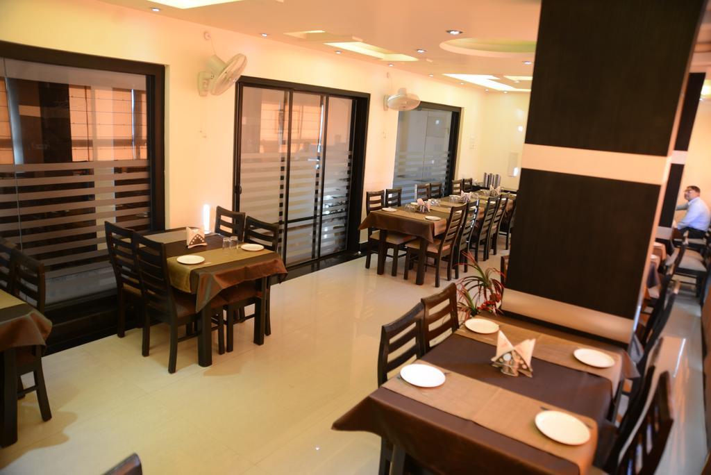 Divine Destination Hotel Varanasi Exterior photo