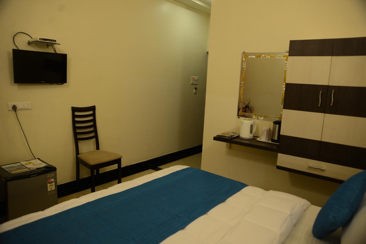Divine Destination Hotel Varanasi Exterior photo