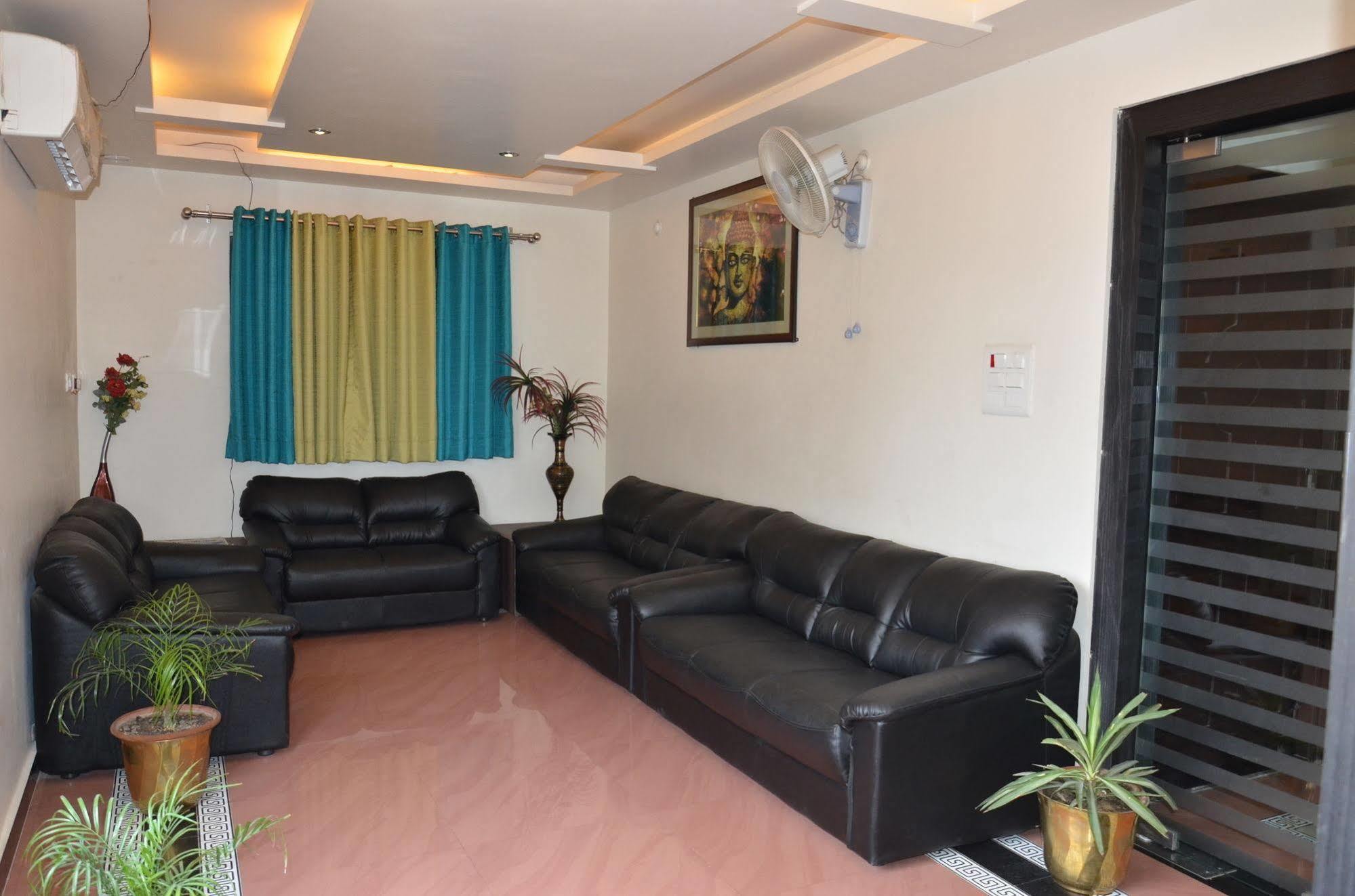 Divine Destination Hotel Varanasi Exterior photo