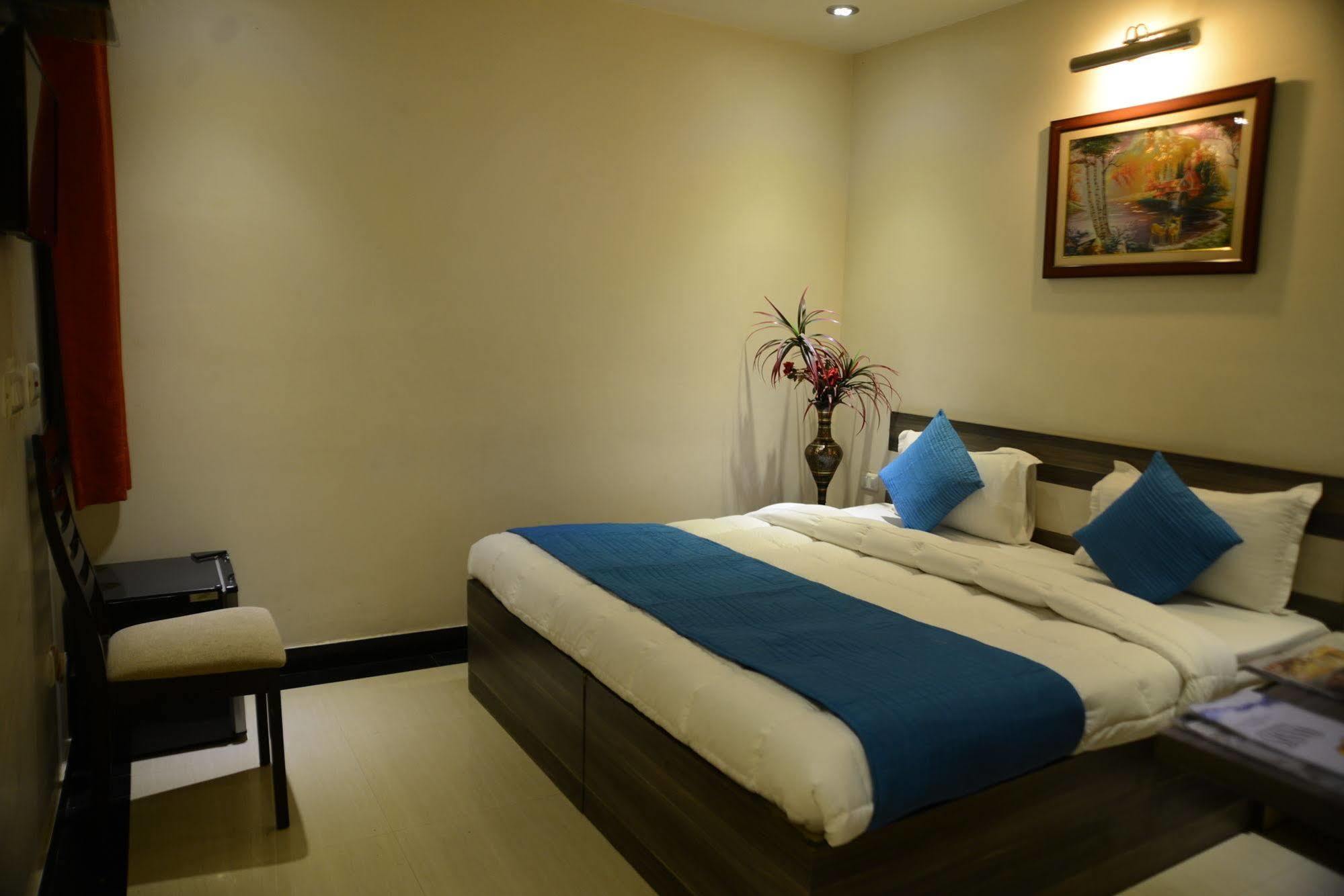 Divine Destination Hotel Varanasi Exterior photo