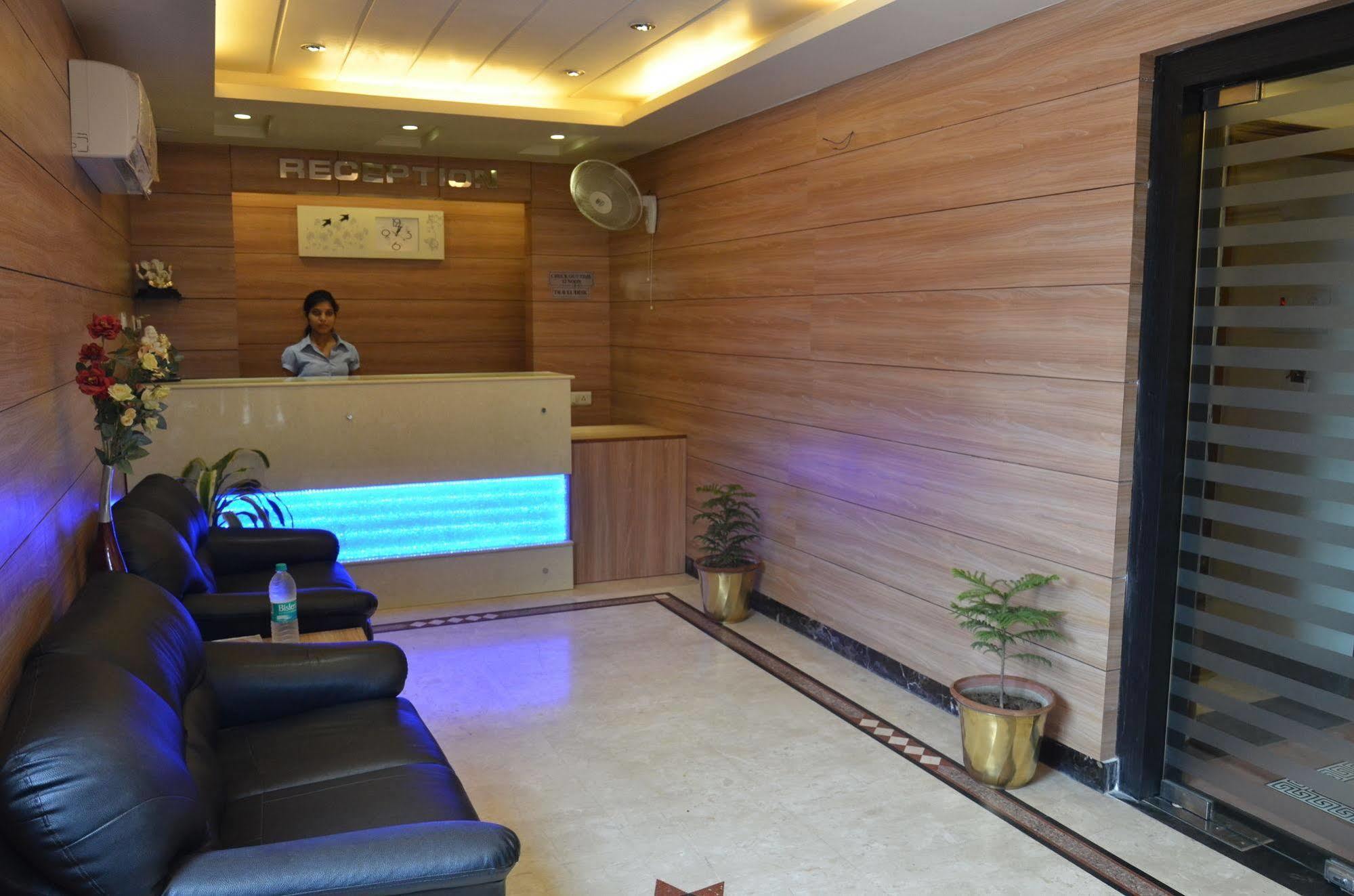 Divine Destination Hotel Varanasi Exterior photo